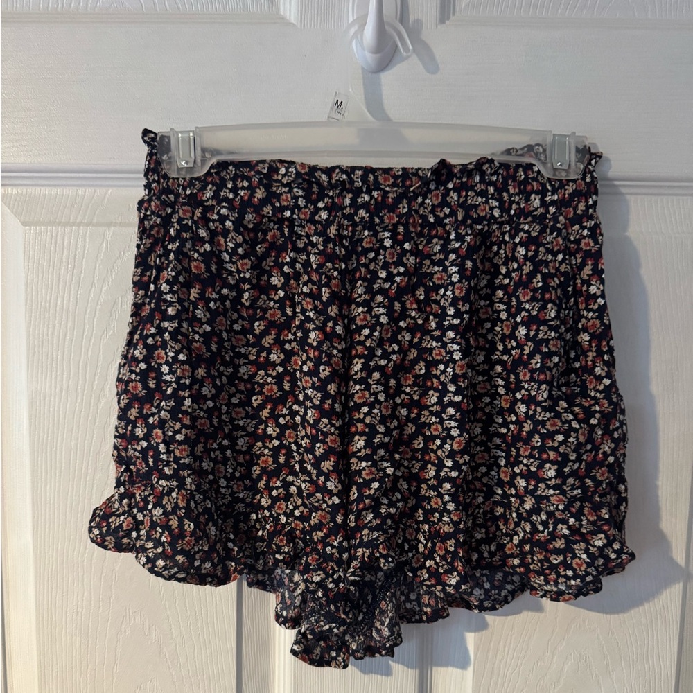 Hollister Floral Ruffle Hem Shorts